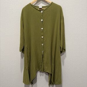 Oh My Gaze Asymmetrical Green Womens Blouse Silver Shell Like Button Size 2